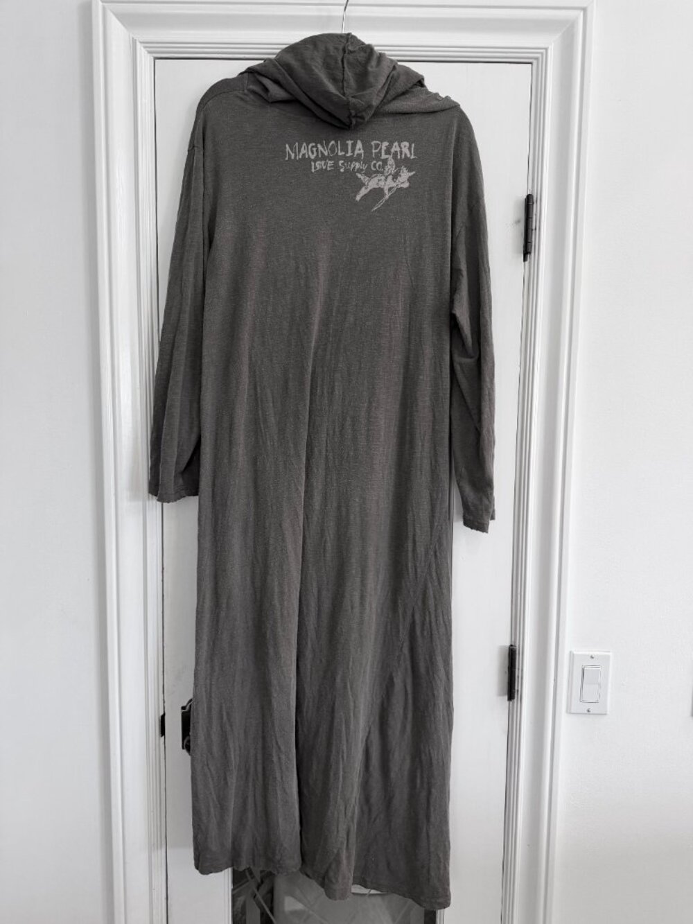 MAGNOLIA PEARL Long Hooded T-Shirt Dress with Long Sleeves